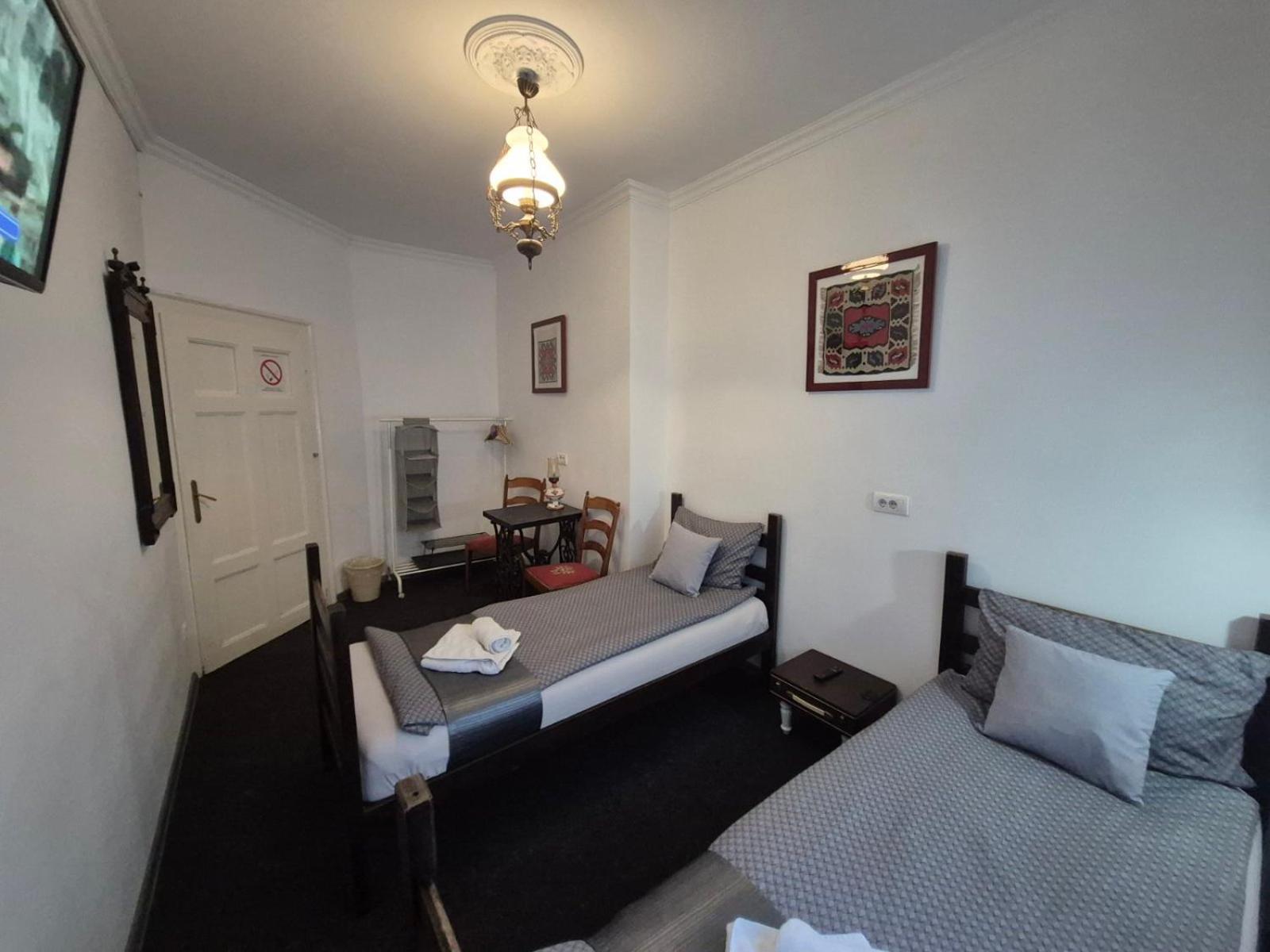 Authentic Belgrade Centre Hostel - Only Private Rooms Kültér fotó